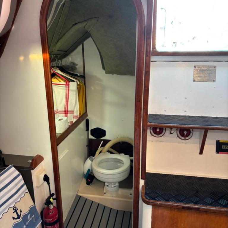 Nuitée à bord de Danilou un voilier de 9.50m - Mobile Home - 11