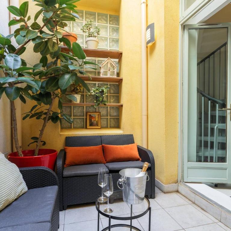 Jolie duplex avec patio - Appartement 1 Chambre avec Terrasse - 2