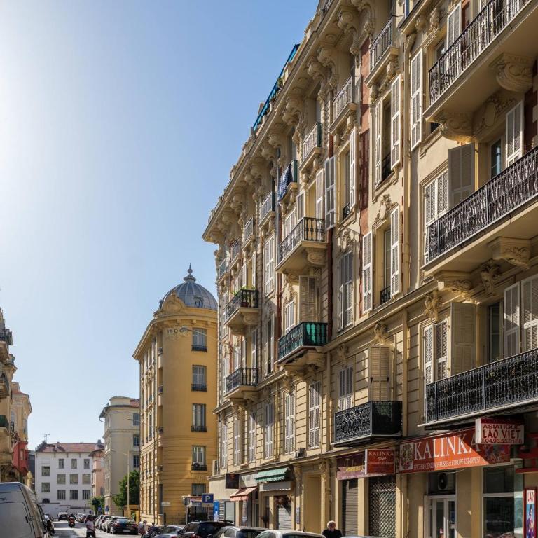 Jolie duplex avec patio - Appartement 1 Chambre avec Terrasse - 8