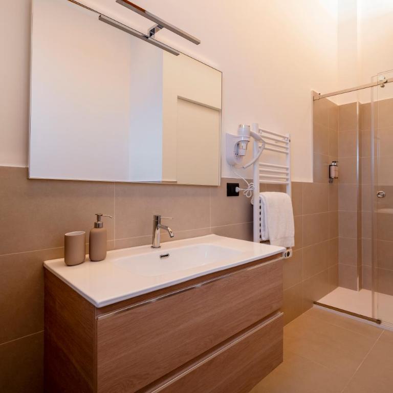 Porta San Biagio - rooms & apartments - Deluxe One-Bedroom Apartment with City View - 9