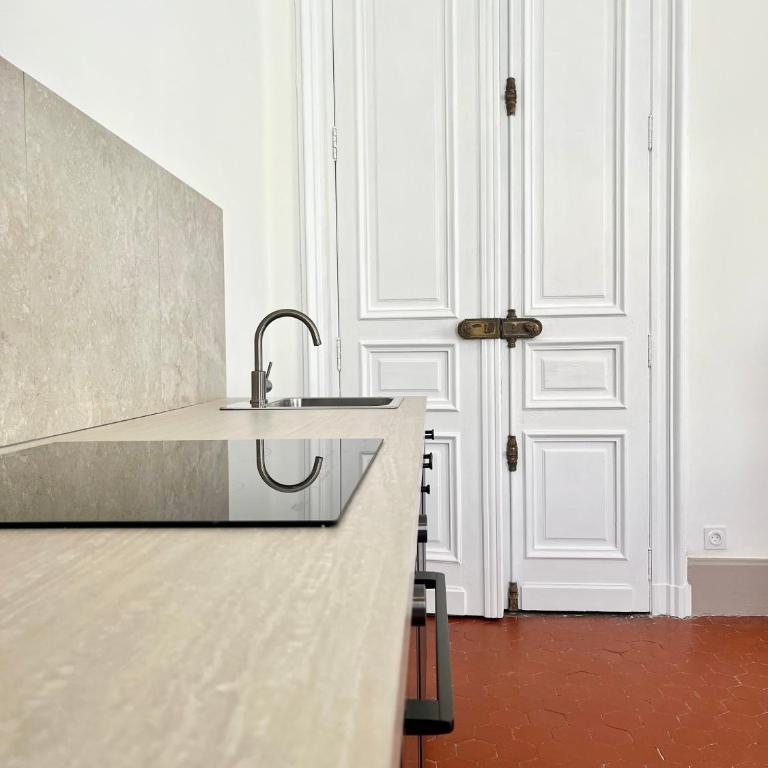 L'échappée sètoise - Appartement Haussmannien - localisation exceptionnelle - proche canal - Apartamento con balcón - 17