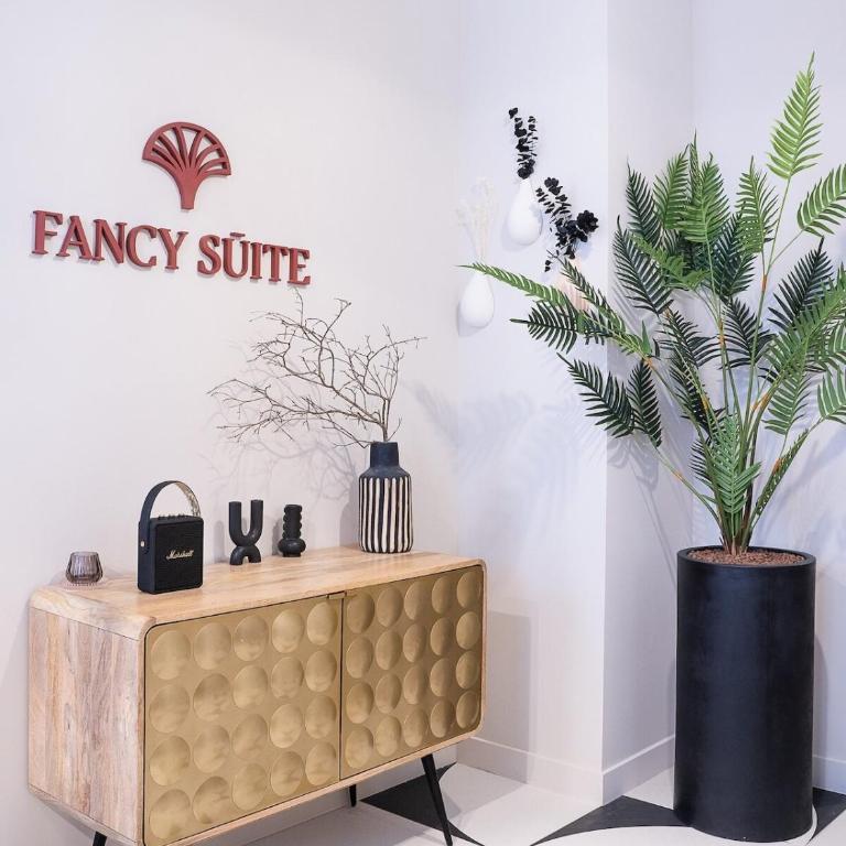 Host Inn Fancy Sūite - Appartement 1 Chambre avec Baignoire Spa - 54