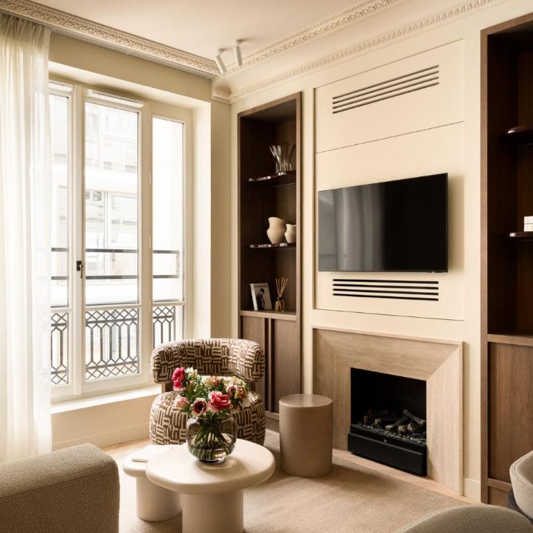 HIGHSTAY Maisons - Boétie - Deluxe One-Bedroom Apartment - 2