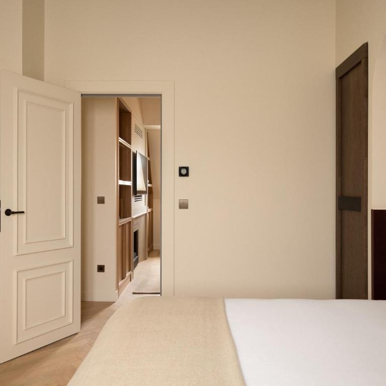 HIGHSTAY Maisons - Boétie - Three-Bedroom Loft Apartment - 14