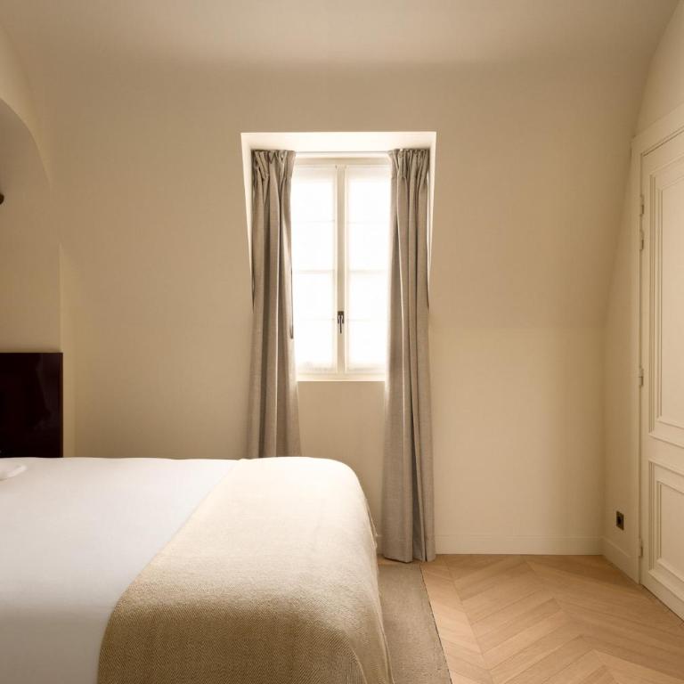 HIGHSTAY Maisons - Boétie - Three-Bedroom Loft Apartment - 6