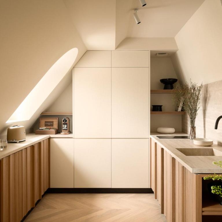 HIGHSTAY Maisons - Boétie - Three-Bedroom Loft Apartment - 15