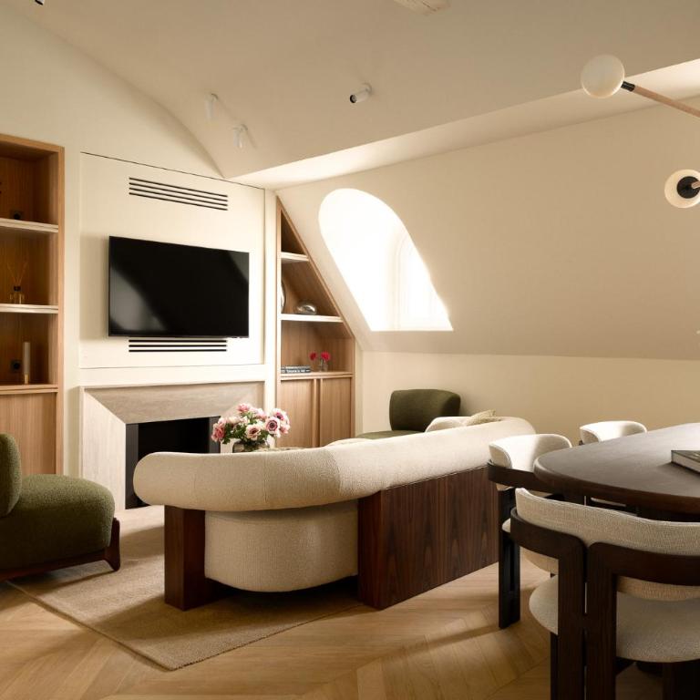 HIGHSTAY Maisons - Boétie - Three-Bedroom Loft Apartment - 1