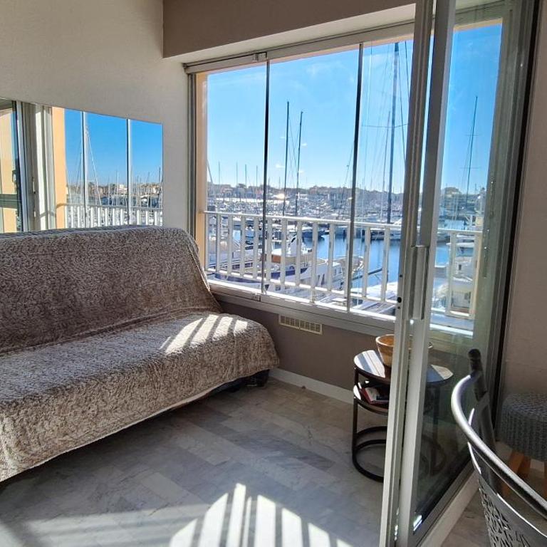 GRAND STUDIO VUE PANORAMIQUE SUR LE PORT, PARKING PRIVE - Studio - Vue sur Mer - 14
