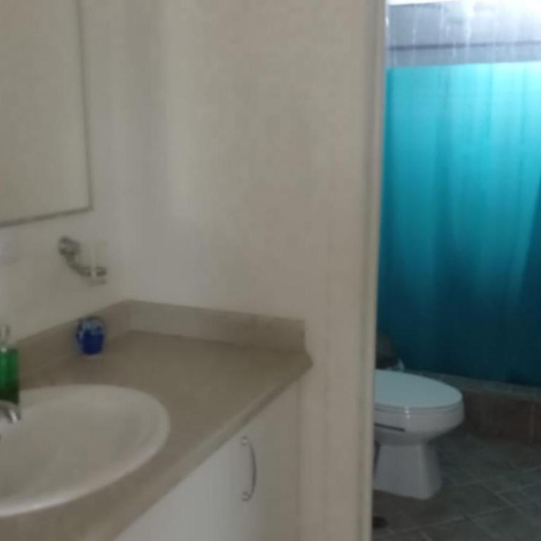 Departamento en Tonsupa cerca a la Playa - Three-Bedroom Apartment - 11