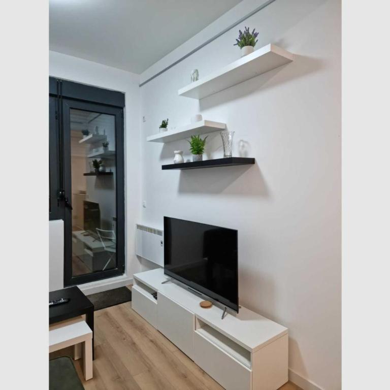 TwinArt 2 adjacent recent apartments hosting up to 8 guests for work and living - Dupleks Apartman - 18