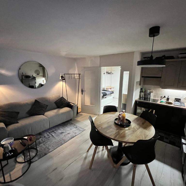Vincenzo appart, Studio Confortable à Nendaz, accès Direct au Télécabine de Tracouet et Parking Souterrain Inclus - One-Bedroom Apartment - 2