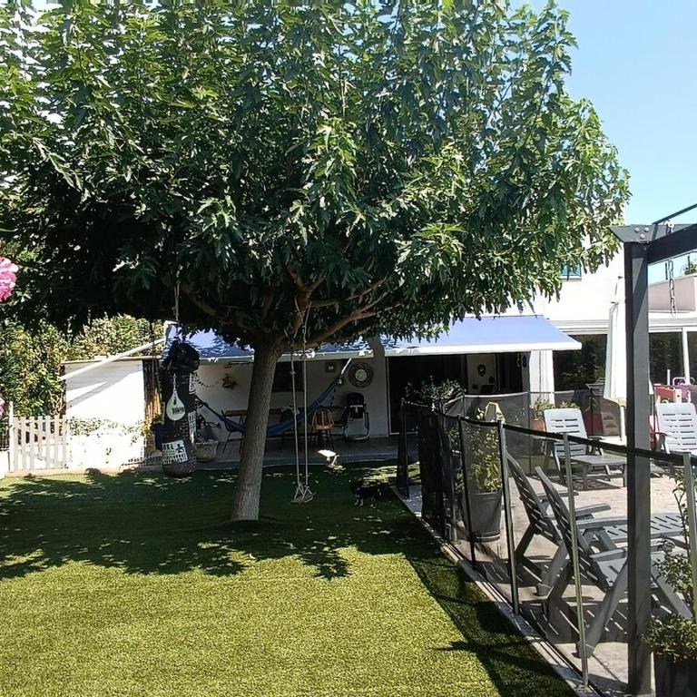 Bas de villa moderne avec piscine - Maison 3 Chambres - 2