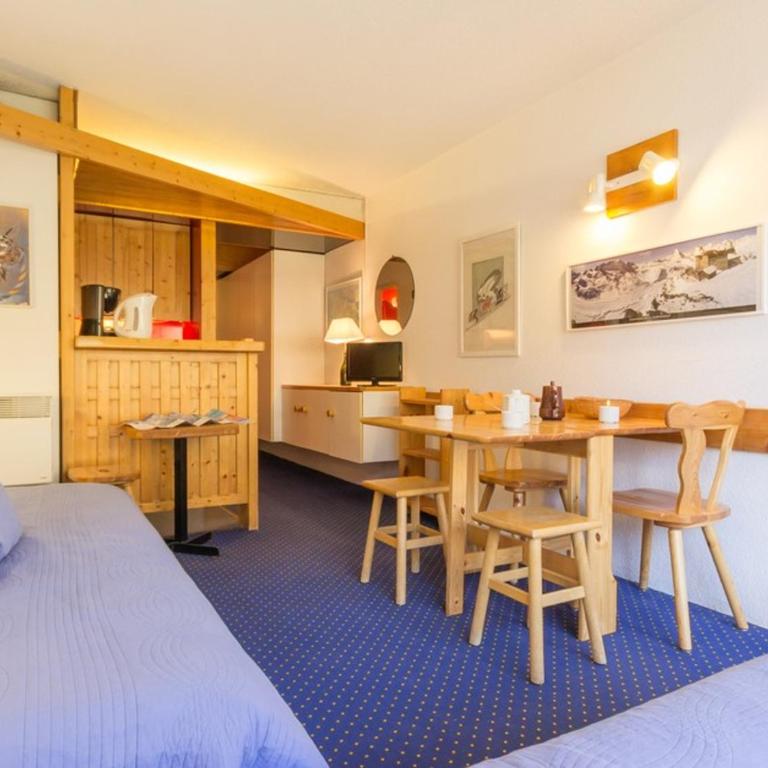Studio lumineux · Ski aux pieds · Balcon sud · 4 couchages - Studio - 2