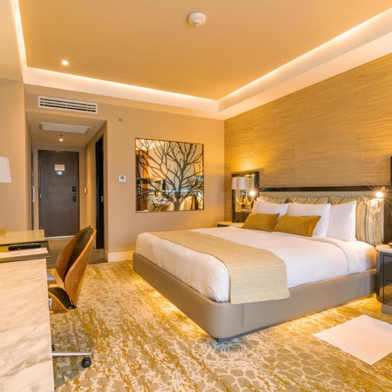 K Tower Boutique Hotel By Lucerna - Premium 1 King Bed - 1