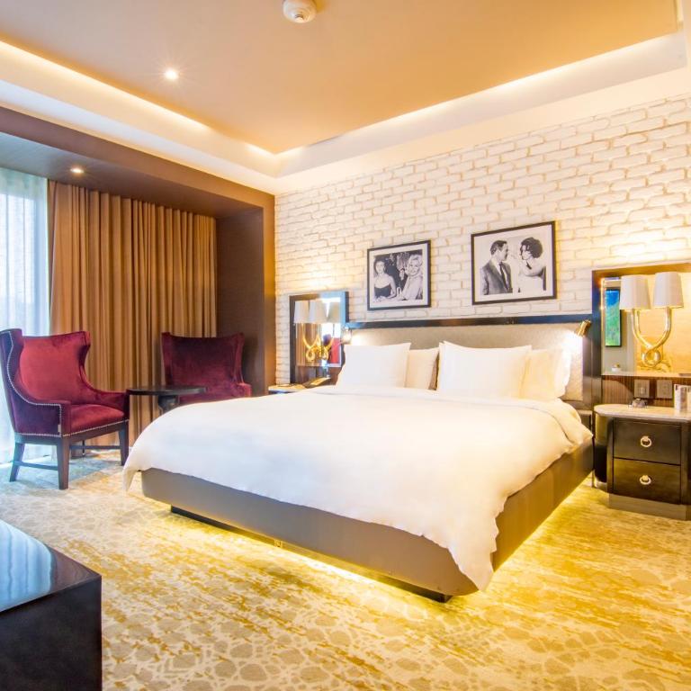 K Tower Boutique Hotel By Lucerna - Loft 1 King Bed - 3