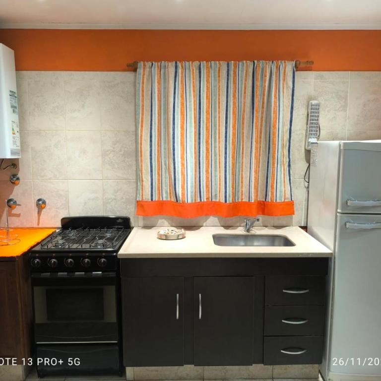 Casa de huéspedes con pileta. - Casa con 1 dormitorio - 11