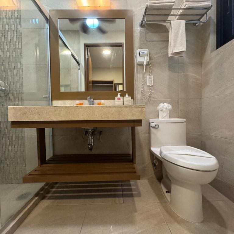 Excelente ubicación a pasos de la playa Coco Beach y de la Quinta Avenida - Apartamento de 2 dormitorios - 16