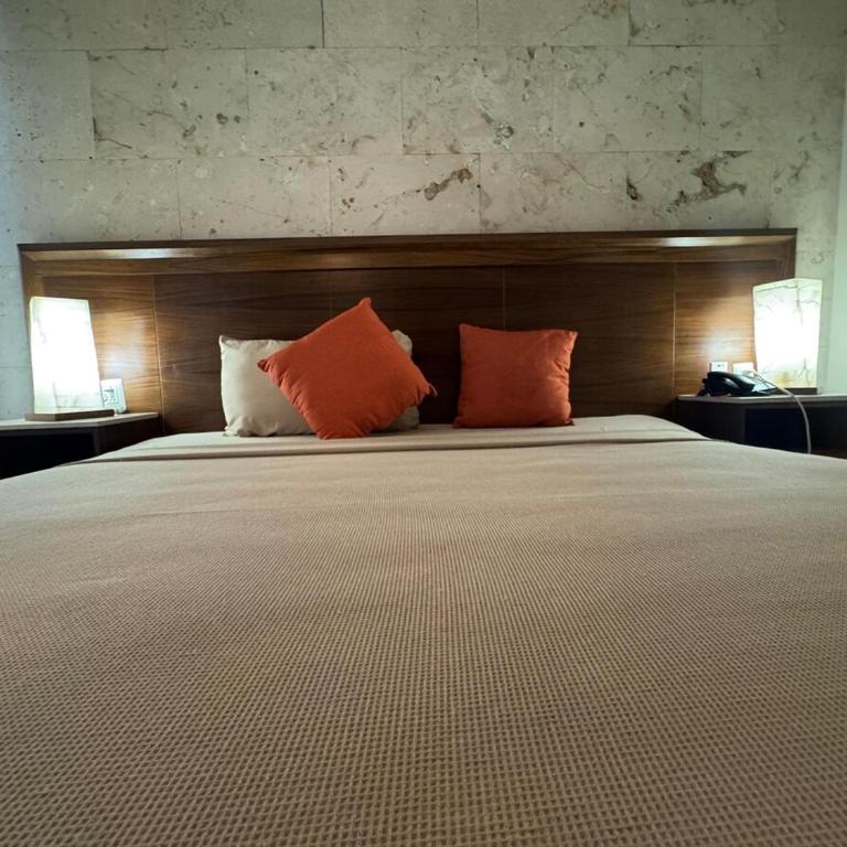 Excelente ubicación a pasos de la playa Coco Beach y de la Quinta Avenida - Apartamento de 2 dormitorios - 19
