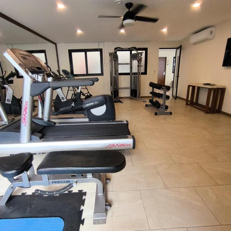 Excelente ubicación a pasos de la playa Coco Beach y de la Quinta Avenida - Apartamento de 2 dormitorios - 25