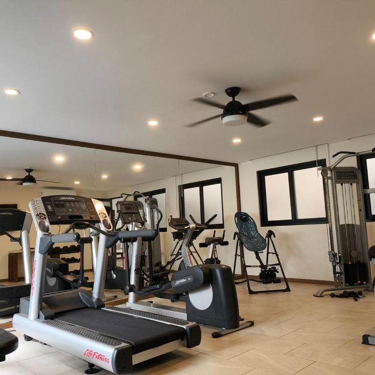 Excelente ubicación a pasos de la playa Coco Beach y de la Quinta Avenida - Apartamento de 2 dormitorios - 28