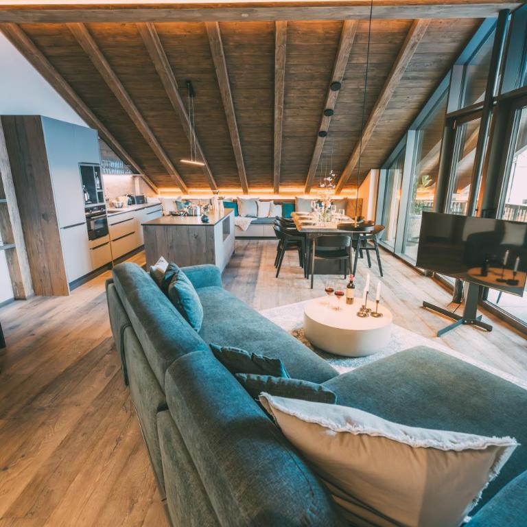 LIVALPIN Hideaway - Two-Bedroom Chalet with Balcony and Mountain View - 2