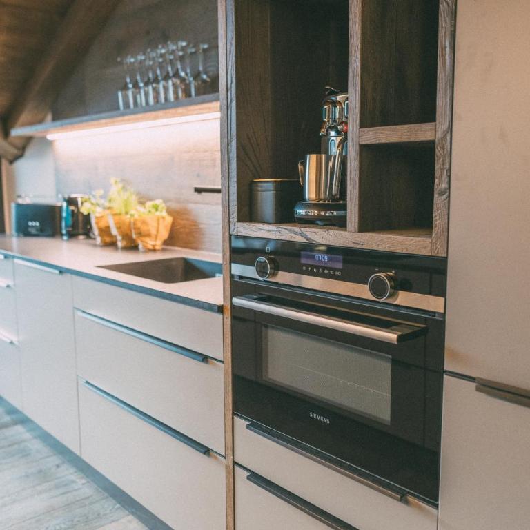 LIVALPIN Residence - with private Sauna & Whirlpool - Three-Bedroom Chalet with Sauna, Whirlpool and Mountain View - 55
