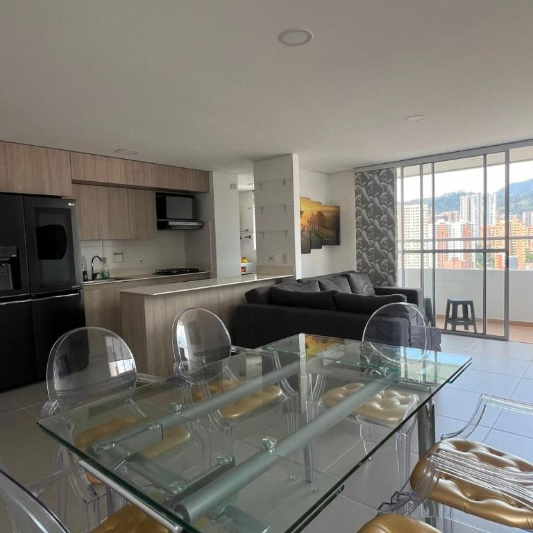 Apartamento moderno y acogedor en el corazón de Sabaneta - Three-Bedroom Apartment - 1