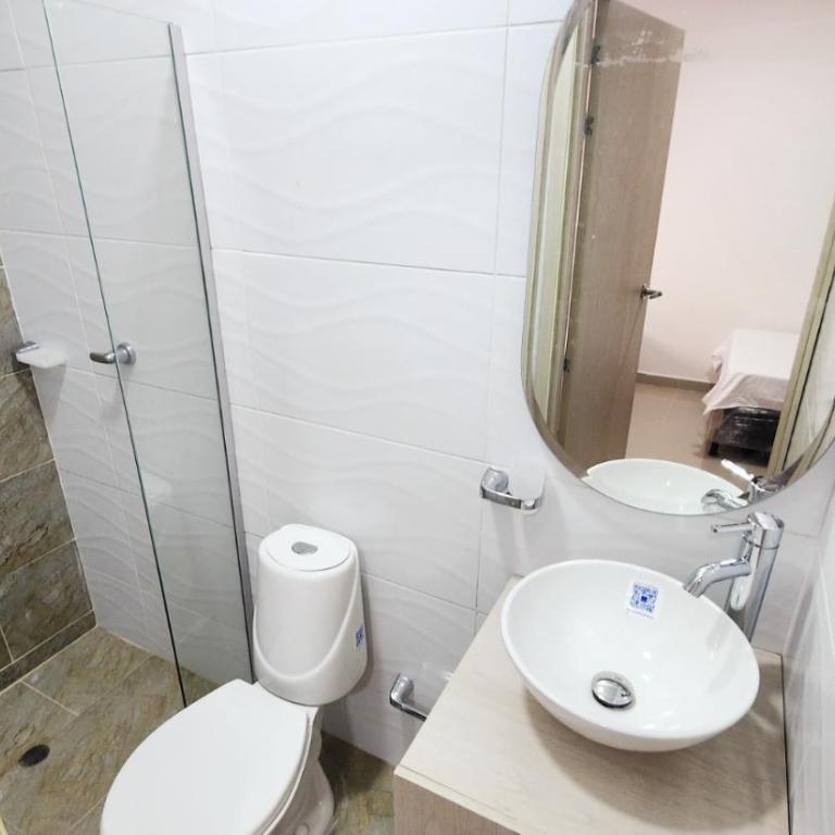 Hotel House Hefziba - Habitación Triple Confort con ducha - 1