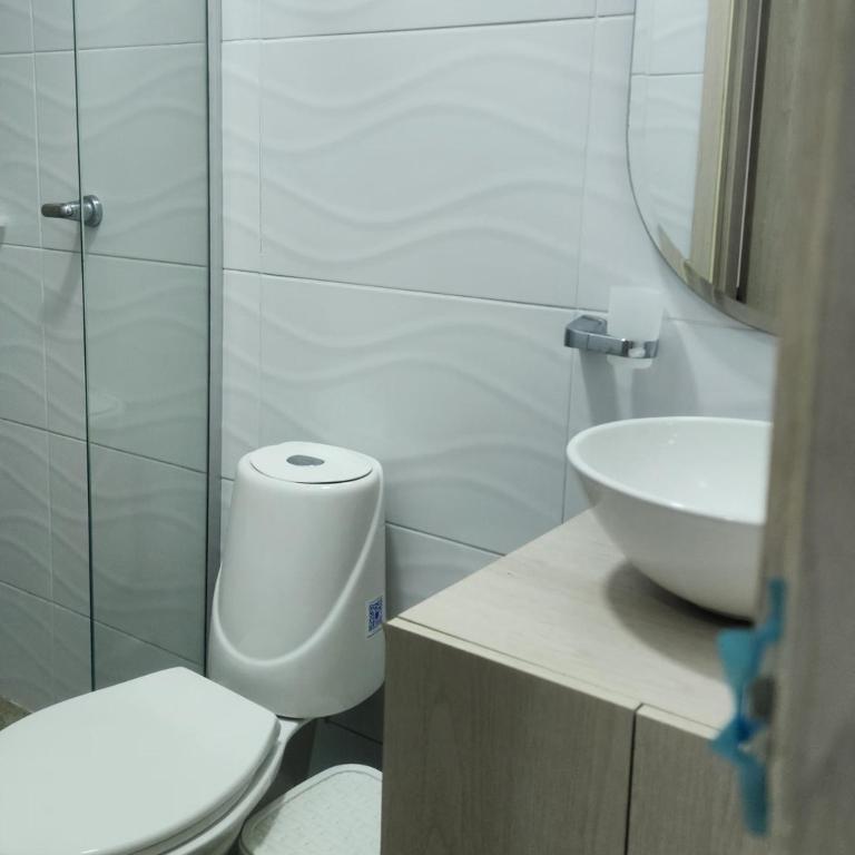 Hotel House Hefziba - Habitación Triple Confort con ducha - 3