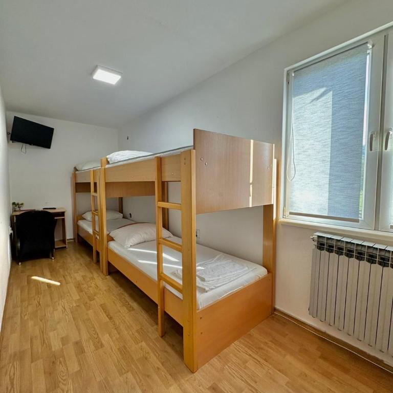 Hostel Herz - Dvokrevetna Soba sa Zasebnim Krevetima i Zajedničkim Kupatilom - 8
