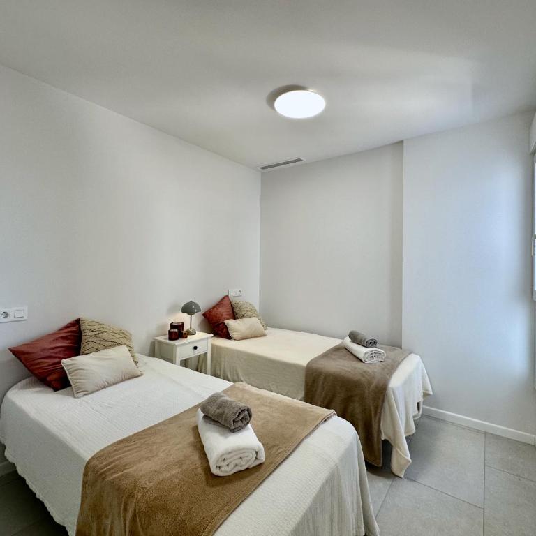 Clubrent - Silver Tower - Apartamento de 2 dormitorios con vistas a la piscina - 16