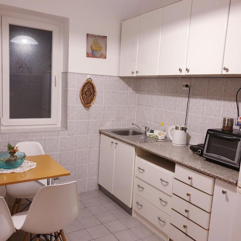 DALIA Apartment & Rooms - Three-Bedroom Apartment - 15