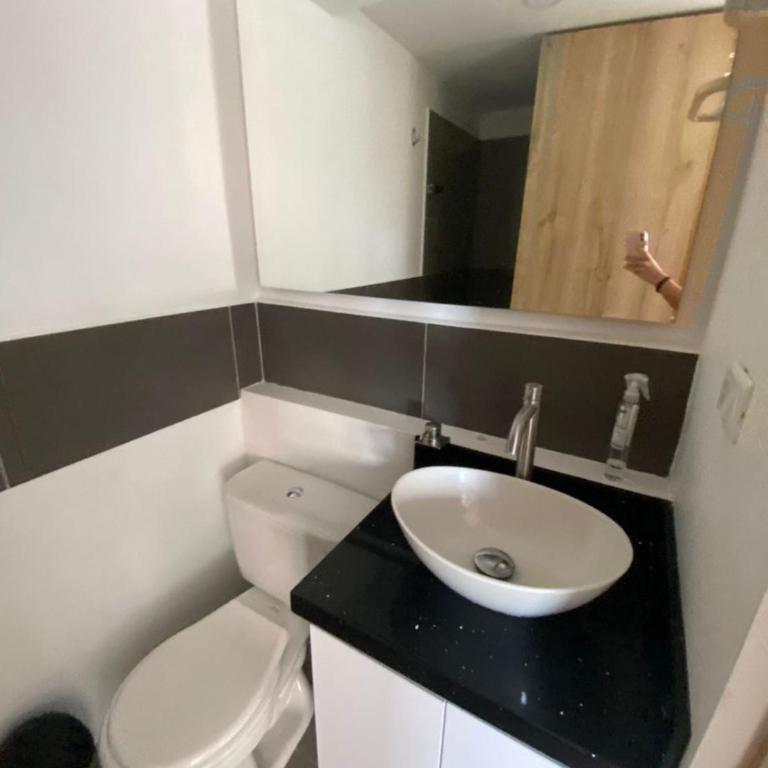 Lindo Apartamento Amoblado en buen sector en Sabaneta - Apartamento de 2 dormitorios - 4
