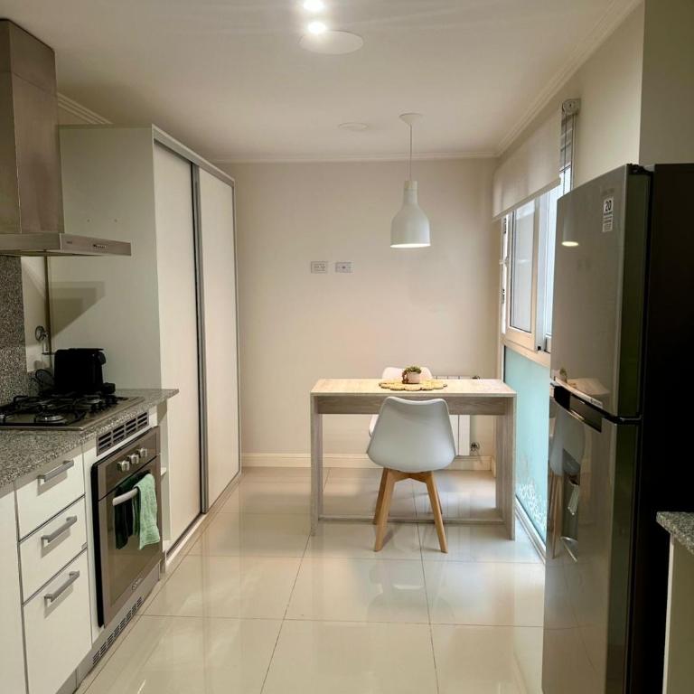 DPTO PLAYA GRANDE- 2 ADULTOS - 1 NIÑO-COCHERA-PILETA -Edificio de Categoría - Apartamento de 1 dormitorio - 18
