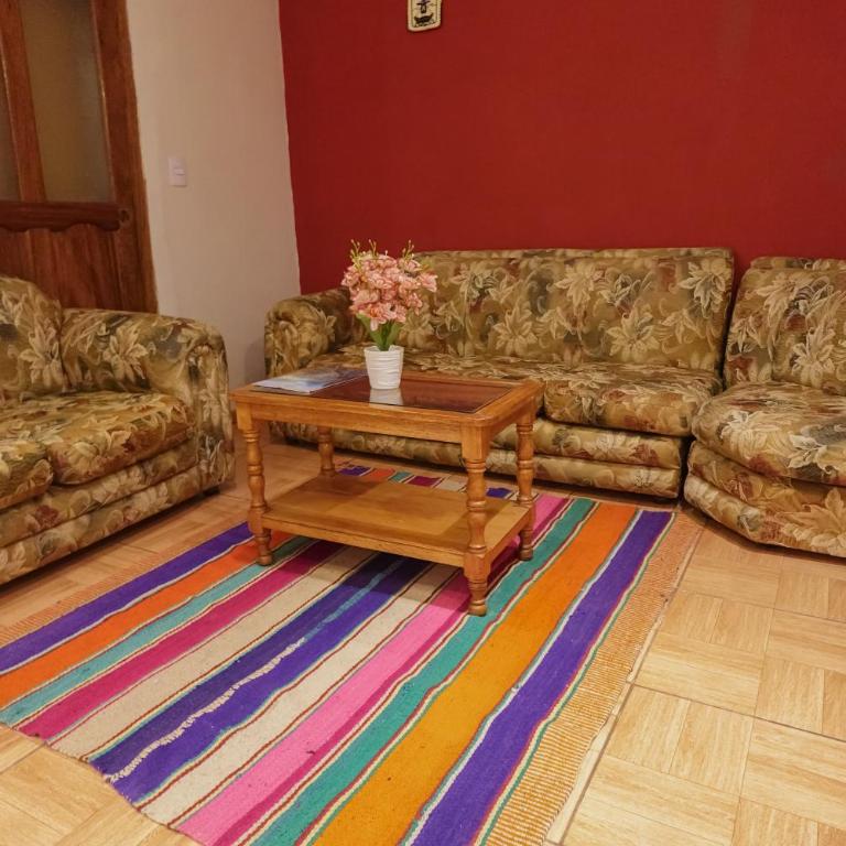 WARM AND CENTRAL HOUSE WITH SPECTACULAR VIEW OF CUSCO - Habitación con cama grande - 12