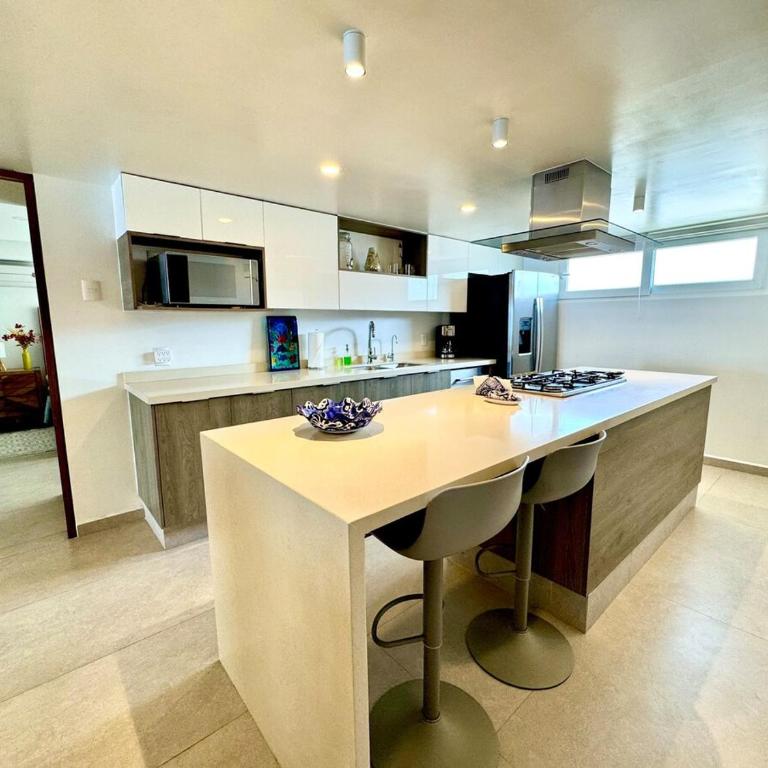 Sun and Sand and Breakfast 2BR Beachfront Gem - Apartamento de 2 dormitorios - 4
