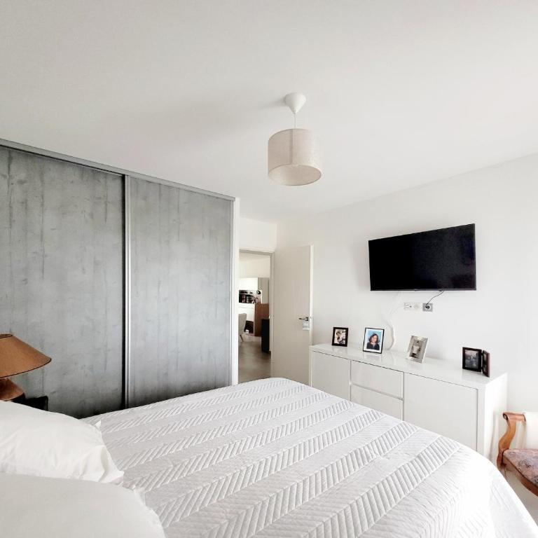 T3 moderne avec clim et wifi, proche port et mer, box fermé - FR-1-794-157 - Appartement - 11