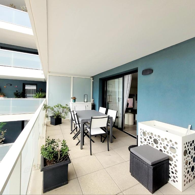 T3 moderne avec clim et wifi, proche port et mer, box fermé - FR-1-794-157 - Appartement - 13