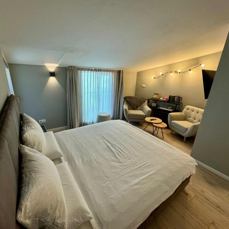 Villa Jasmine - Suite con Balcone - 12