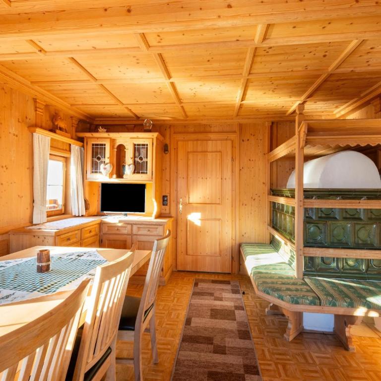 Chalet in Mayrhofen near Ski Slopes - Ferienhaus mit 6 Schlafzimmern - 10