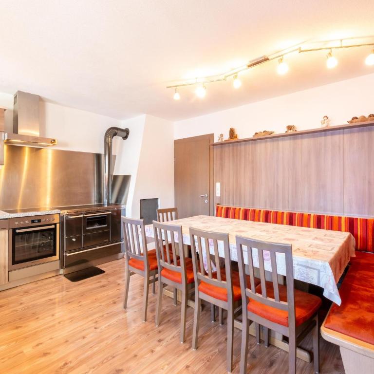 Chalet in Mayrhofen near Ski Slopes - Ferienhaus mit 6 Schlafzimmern - 8