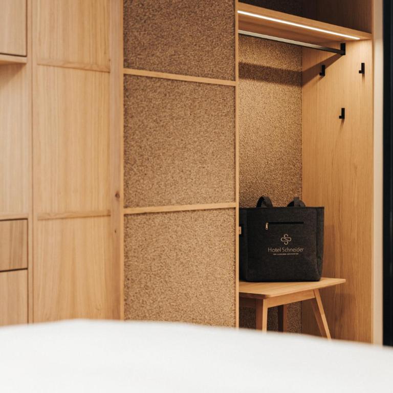 Superior Hotel Schneider Ski-in & Ski-out - Doppelzimmer mit Balkon - 3