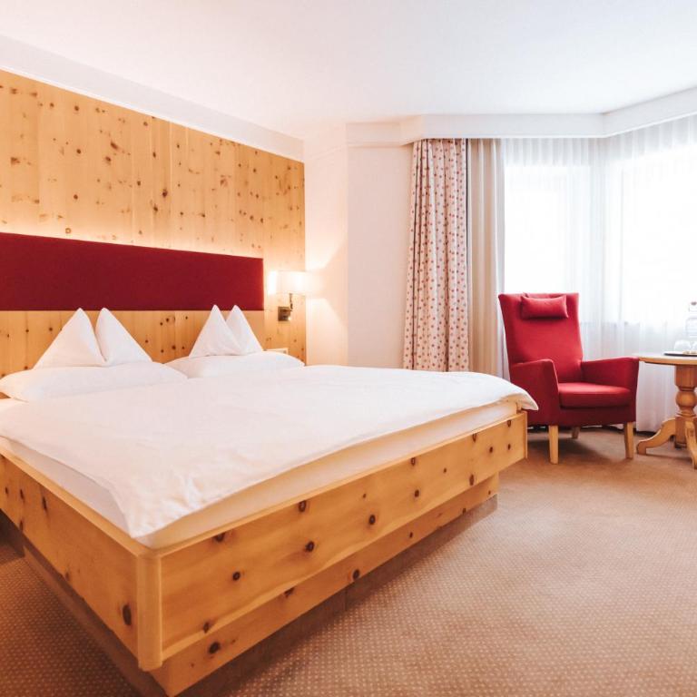 Superior Hotel Schneider Ski-in & Ski-out - Doppelzimmer mit separatem Badezimmer und WC - 5