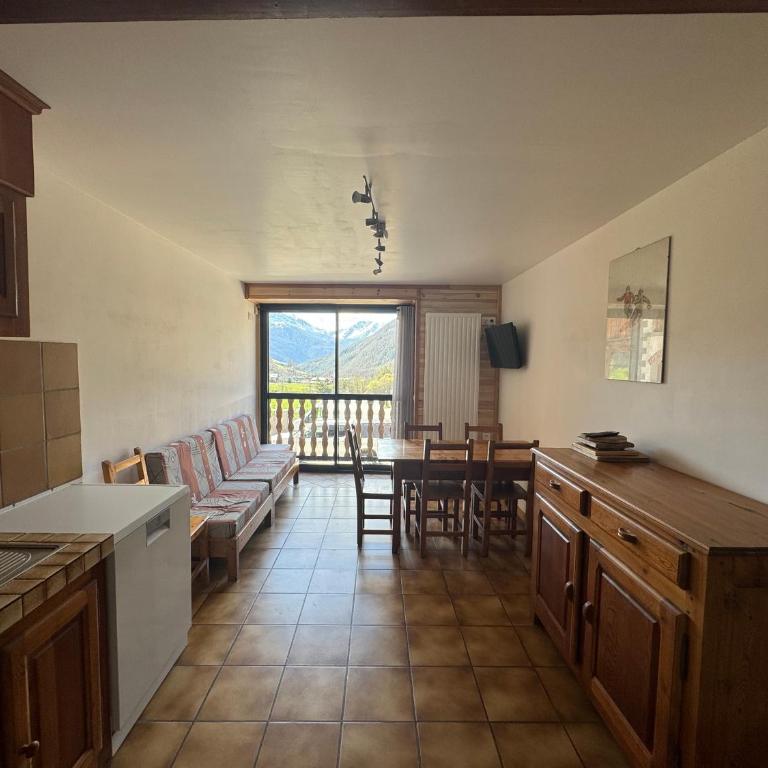 Gîtes Simond - Appartement 2 Chambres avec Vue sur la Montagne - 8