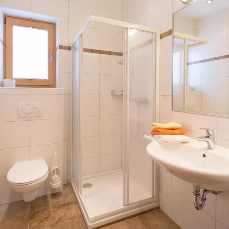 Pension Steiermark - Vierbettzimmer mit Bad - 4