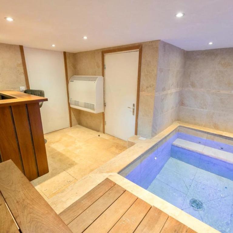 Maison de montagne avec piscine chauffée - Villa 2 Chambres - 32