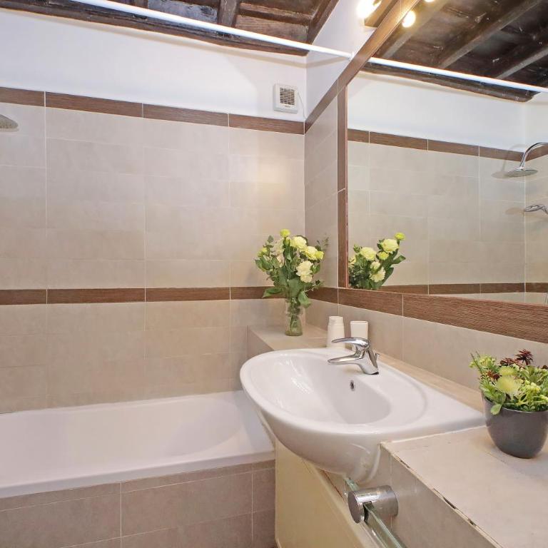 Cozy Apartment Rione Monti - Appartamento con 2 Camere da Letto - 31