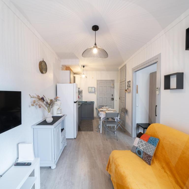 Bel Appartement Terrasse Empuriabrava Nautic by Welhomy - Apartamento de 1 dormitorio - 2