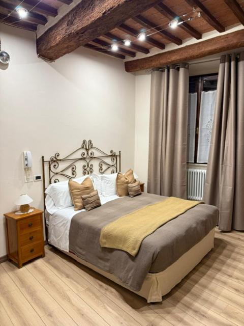 PienzaLettings "Casa Olivieri" - Ampia Camera Matrimoniale - 14
