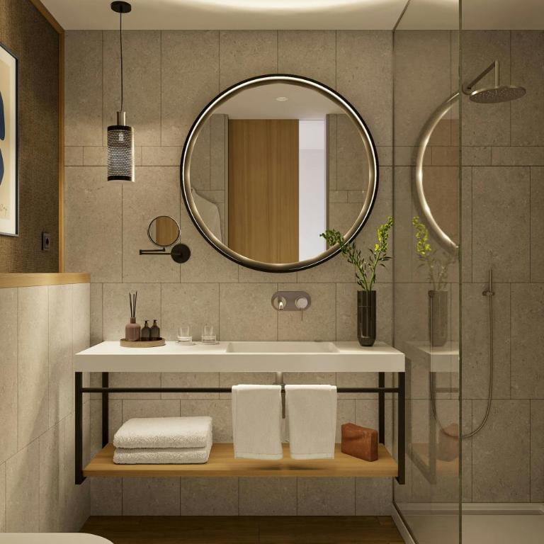 Four Points by Sheraton Barcelona Airport - Twin Room with City View - 6